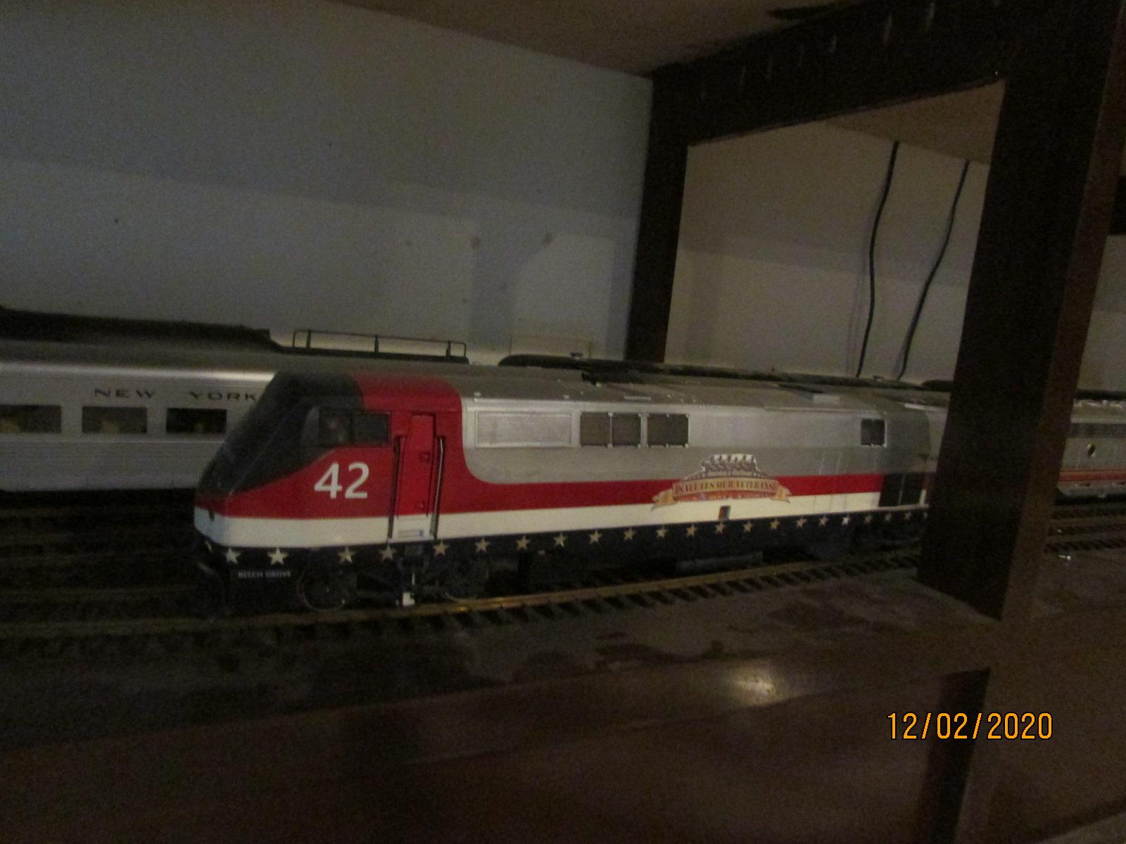 1:32 scale Superliner passenger cars