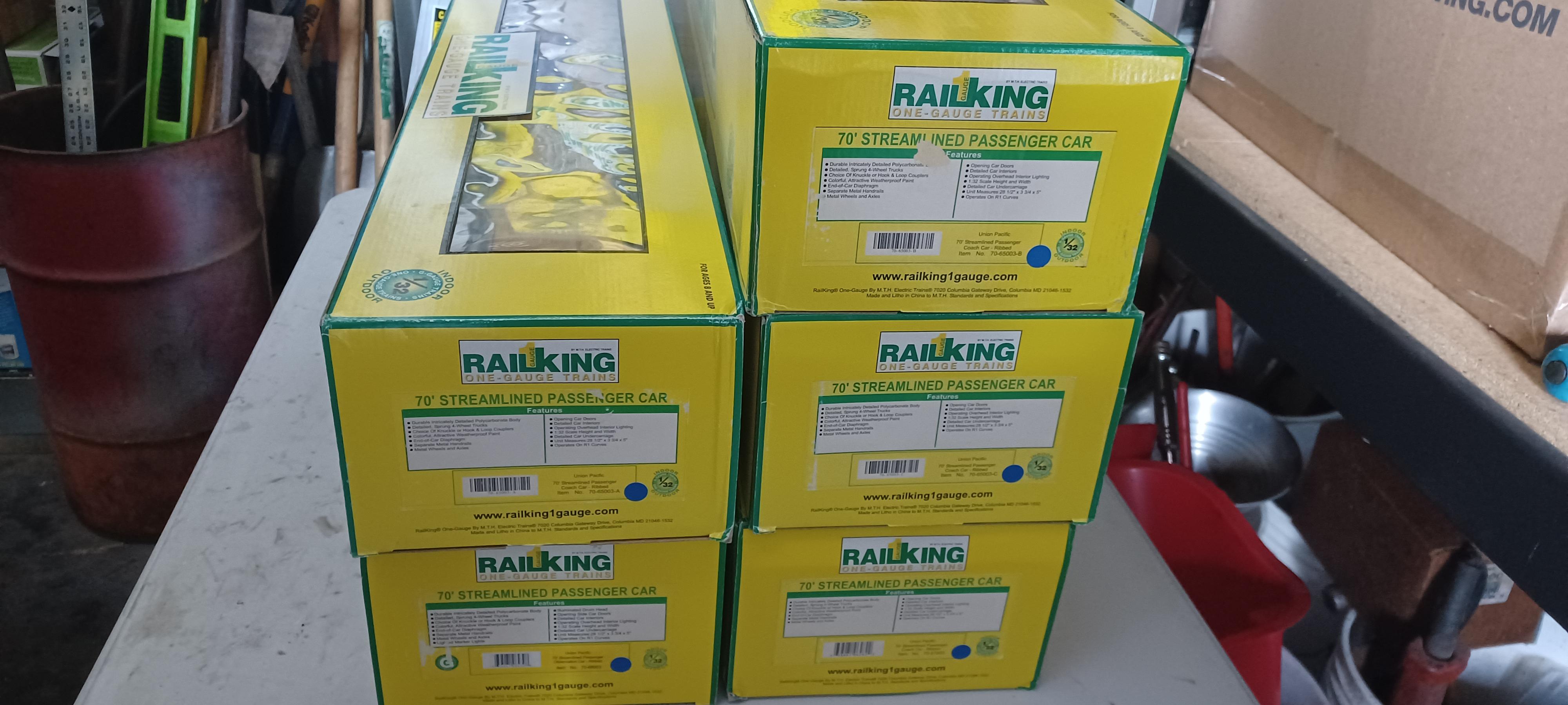 MTH UP Passenger Cars